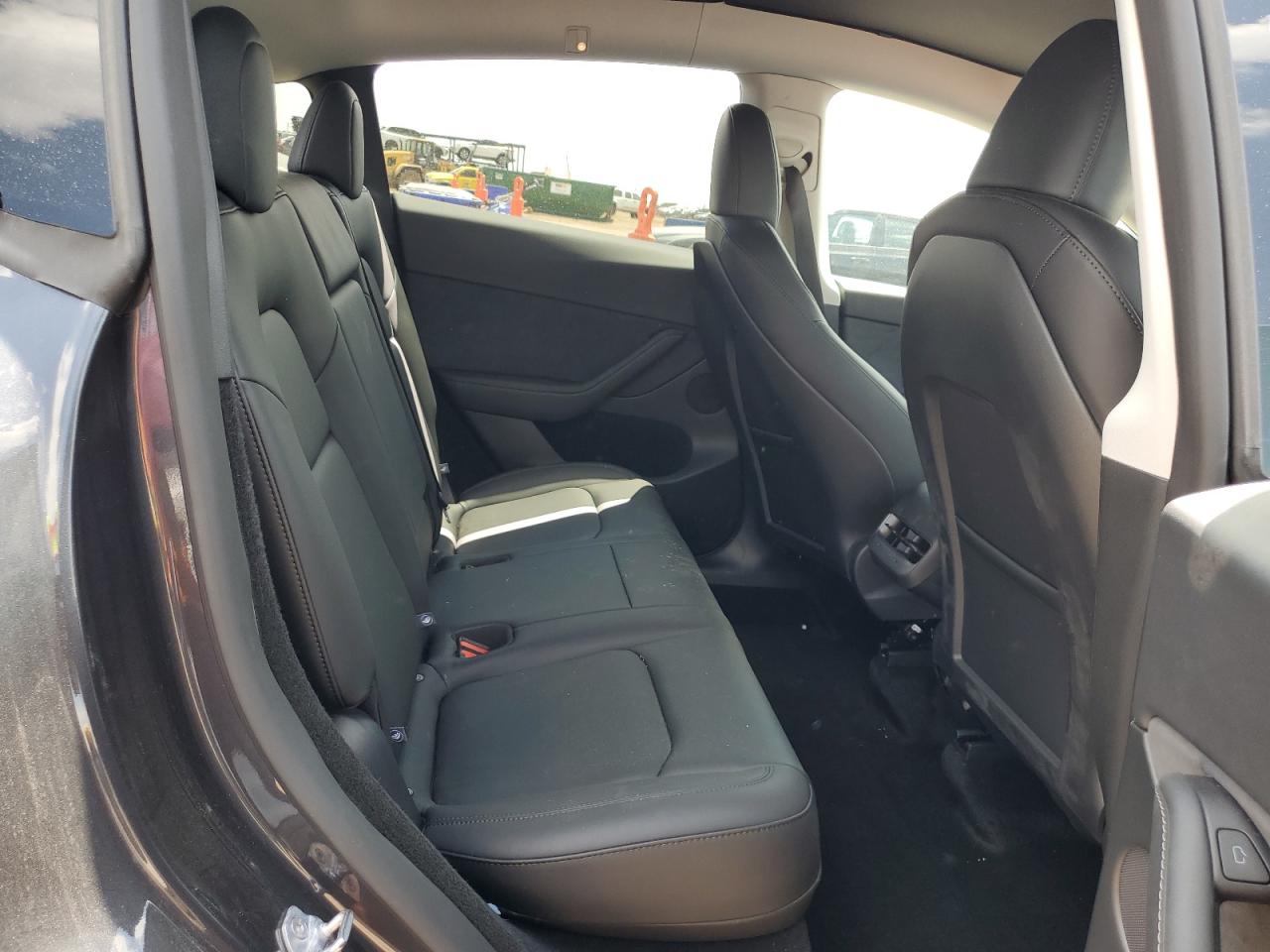 2025 Tesla Model Y VIN: 7SAYGDEF2SF300326 Lot: 63039455