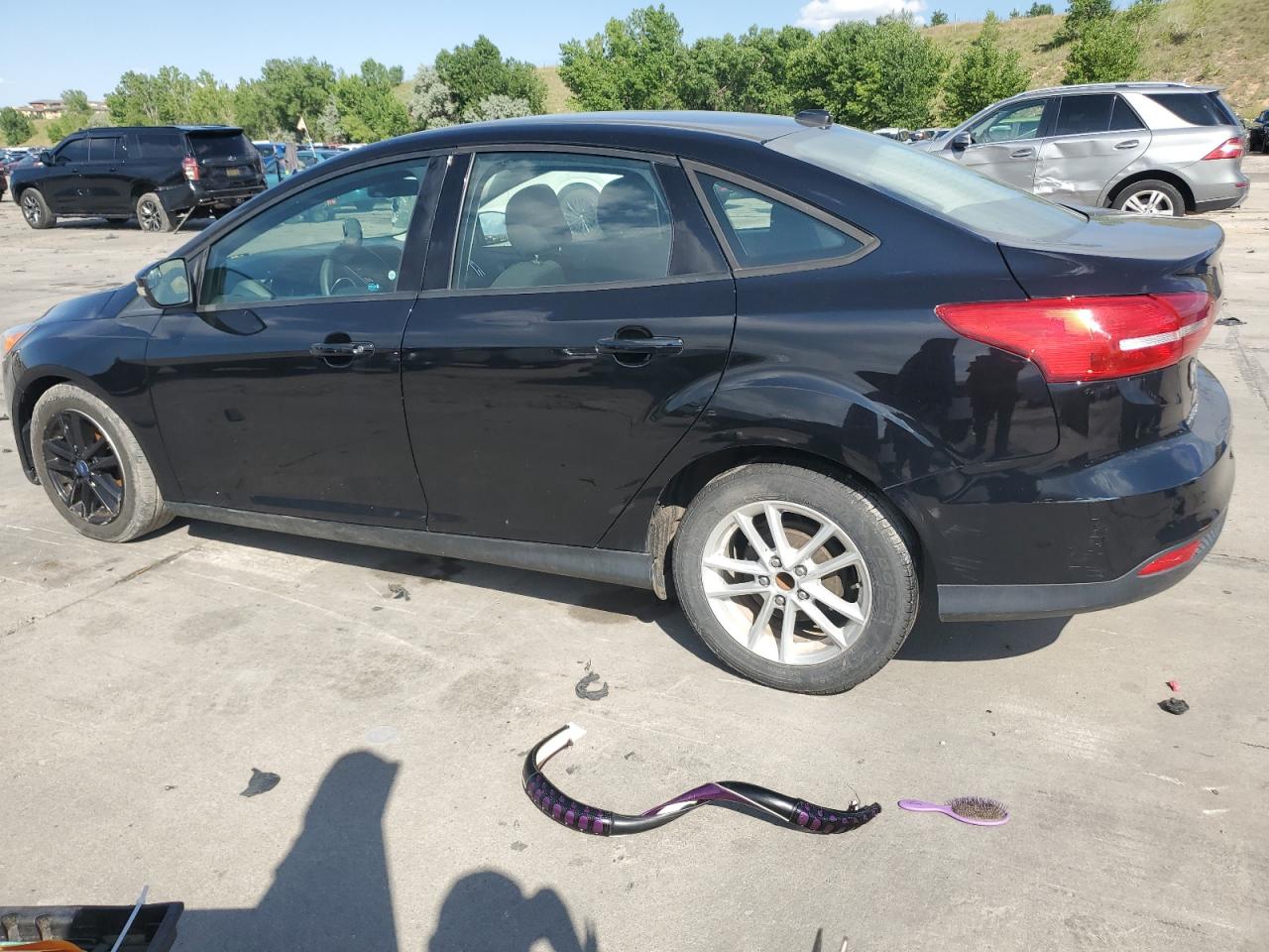 FORD FOCUS 2017 VIN 1FADP3F25HL293532 photo 2