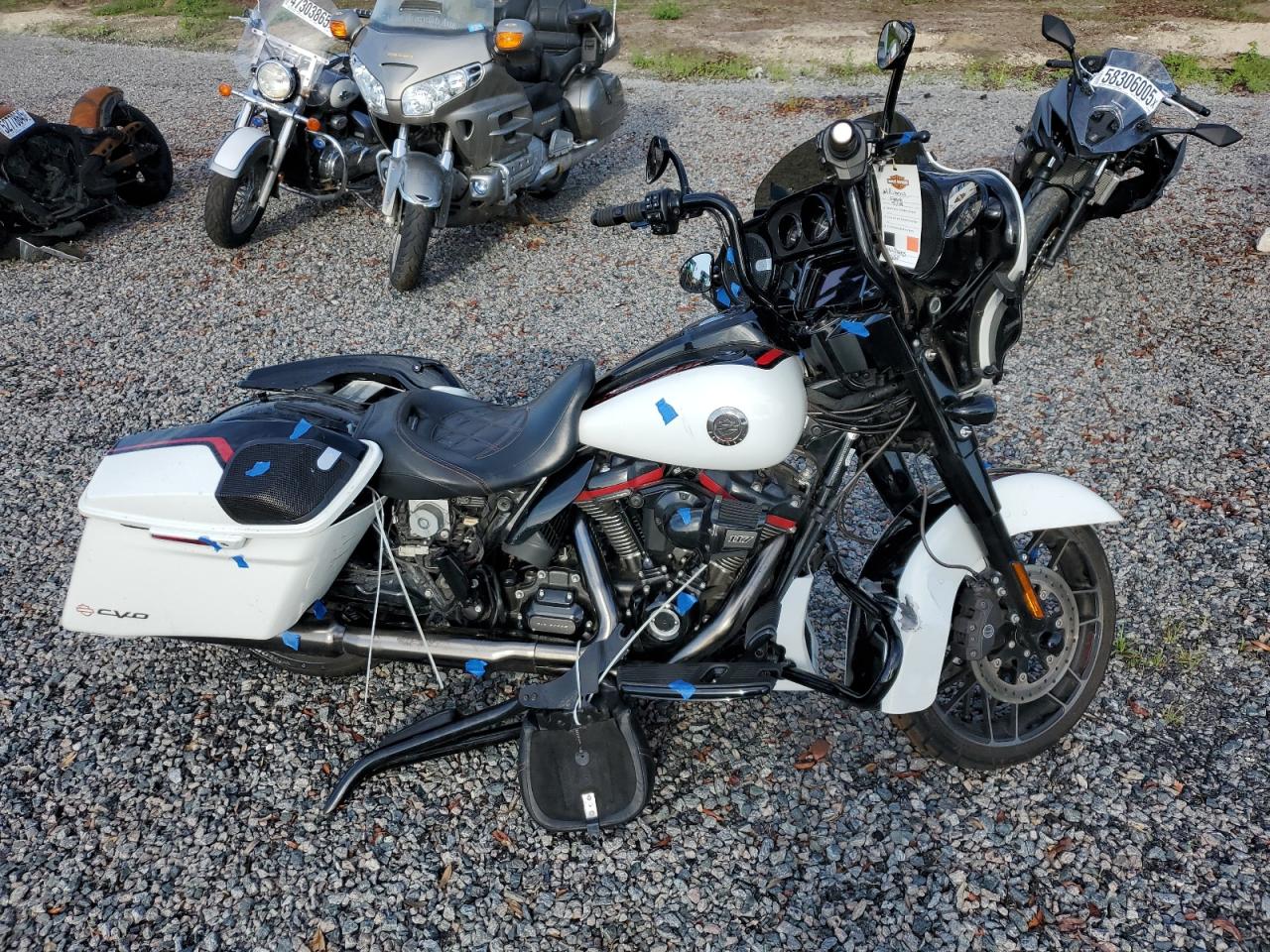 2021 Harley-Davidson Flhxse