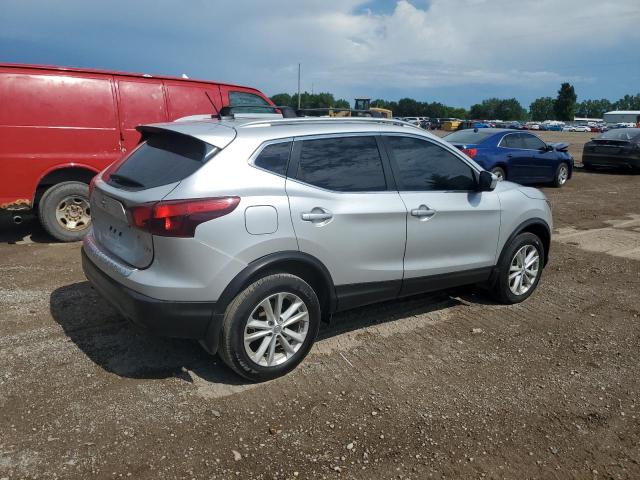  NISSAN ROGUE 2018 Серебристый
