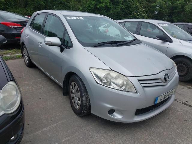 2011 TOYOTA AURIS