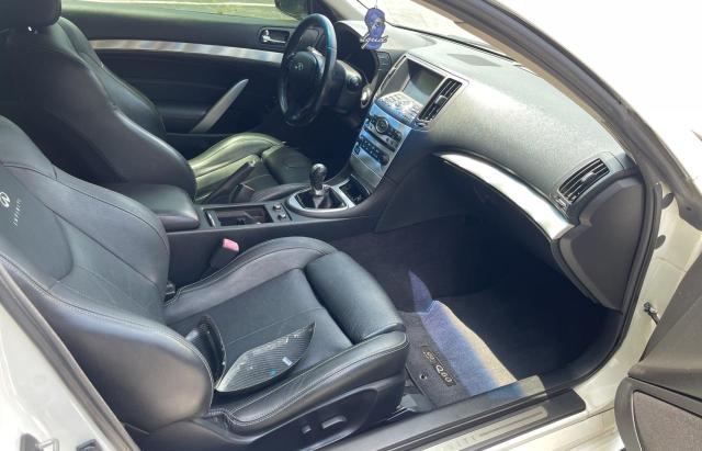 Coupet INFINITI Q60 2014 White