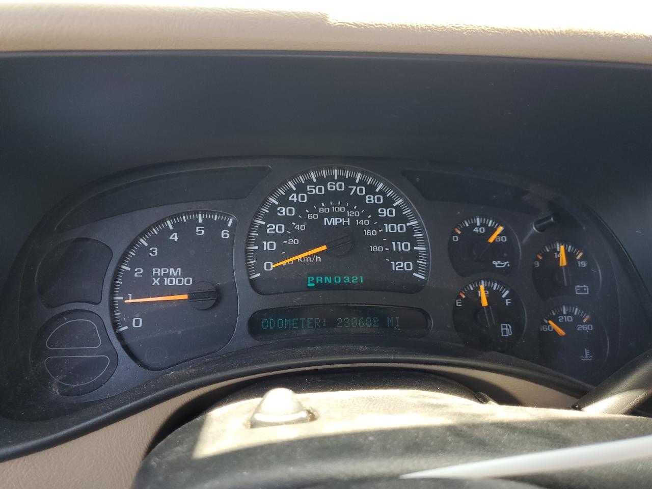 CHEVROLET TAHOE 2004 VIN 1GNEC13V84J274595 photo 9