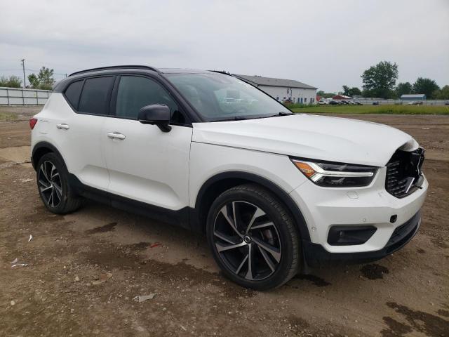  VOLVO XC40 2021 White