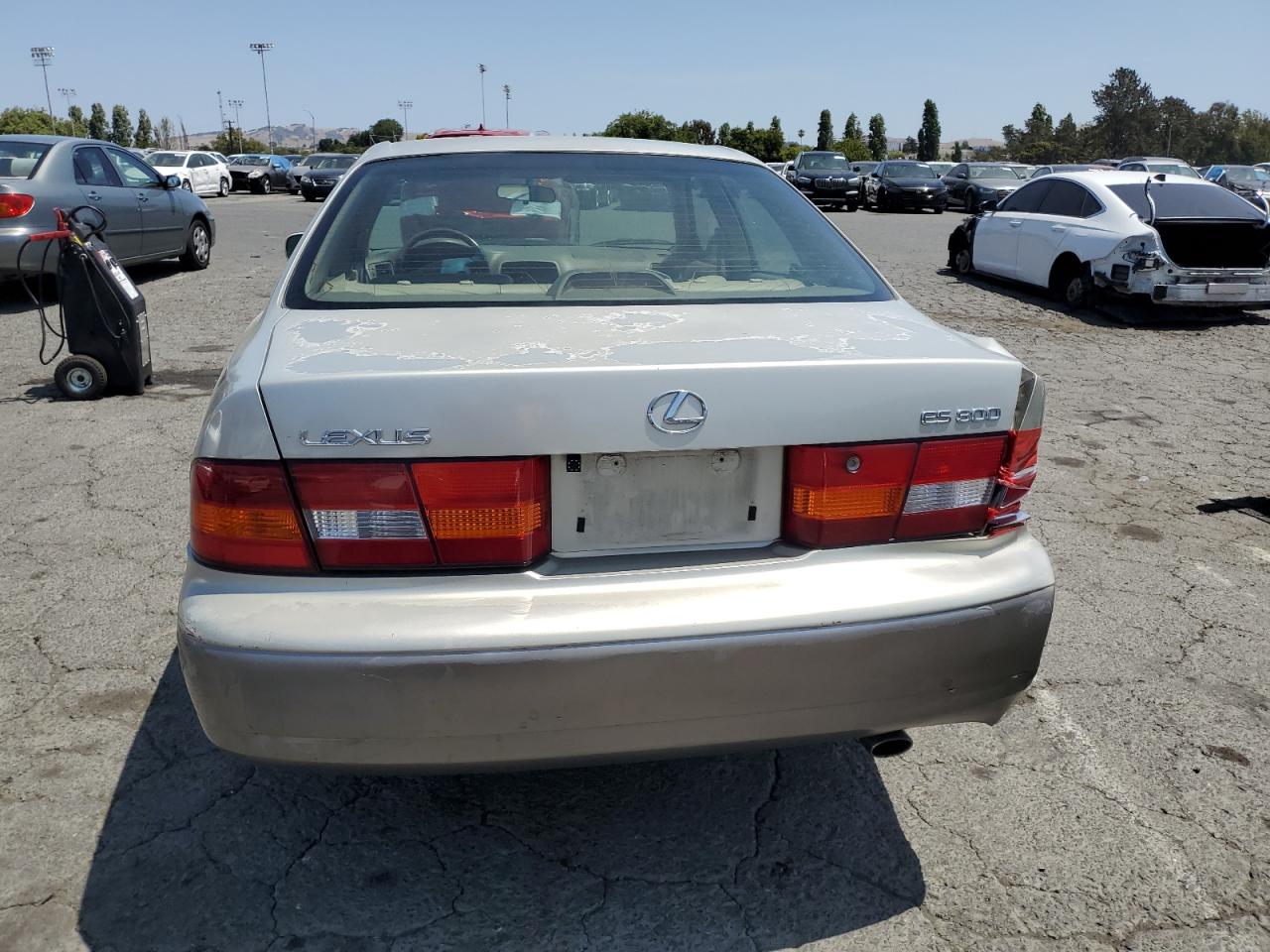 1997 Lexus Es 300 VIN: JT8BF22G1V0058069 Lot: 59921235
