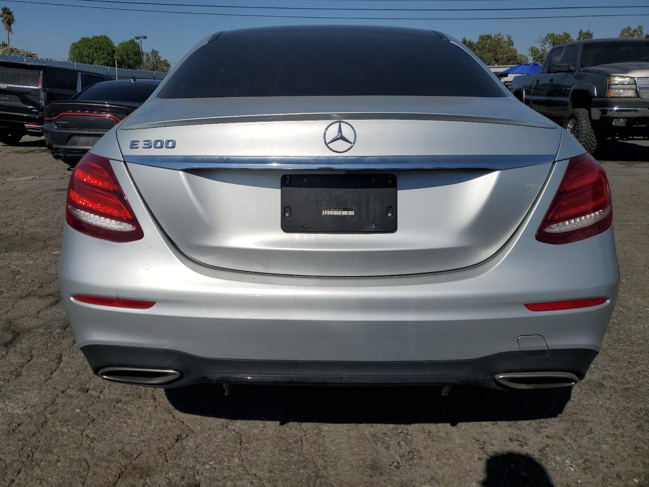 2019 Mercedes-Benz E 300 VIN: WDDZF4JB5KA584086 Lot: 63038215