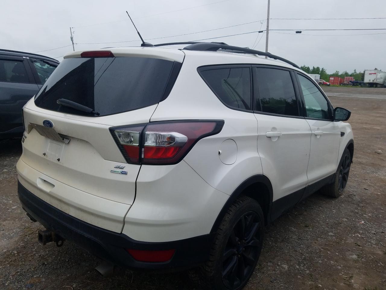 1FMCU9G97HUD00340 FORD ESCAPE 2017