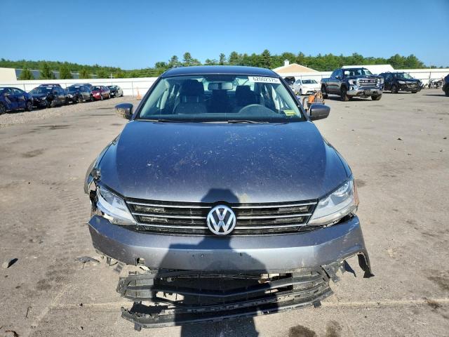 Sedans VOLKSWAGEN JETTA 2017 Szary