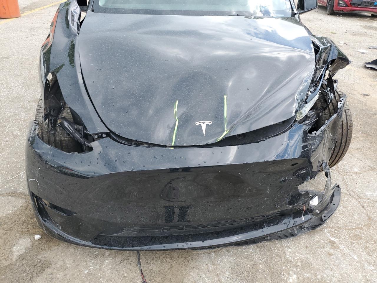 2025 Tesla Model Y VIN: 7SAYGDEE7SF288472 Lot: 61363815
