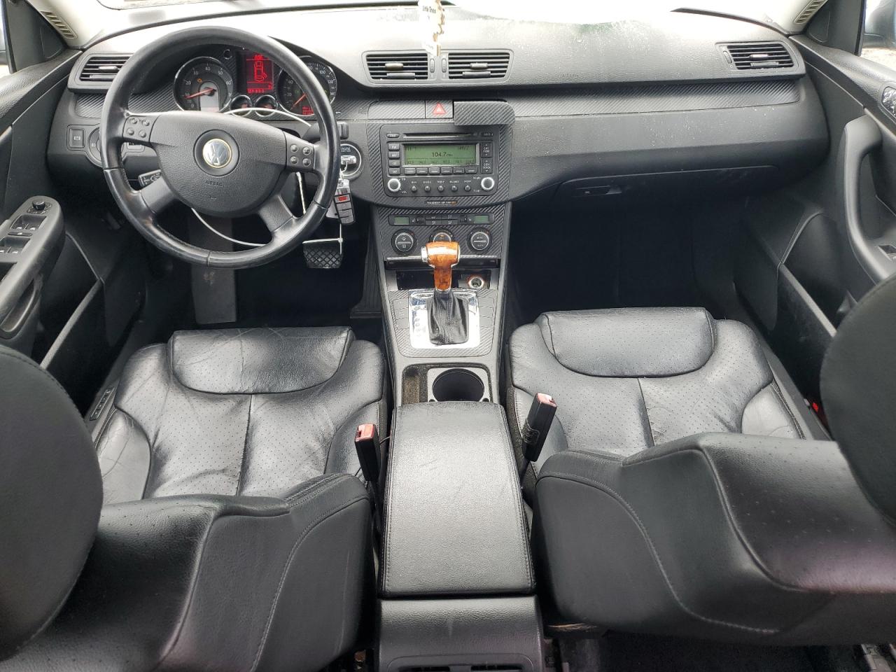 2006 Volkswagen Passat 3.6L Luxury VIN: WVWEU73C36P080807 Lot: 61344235