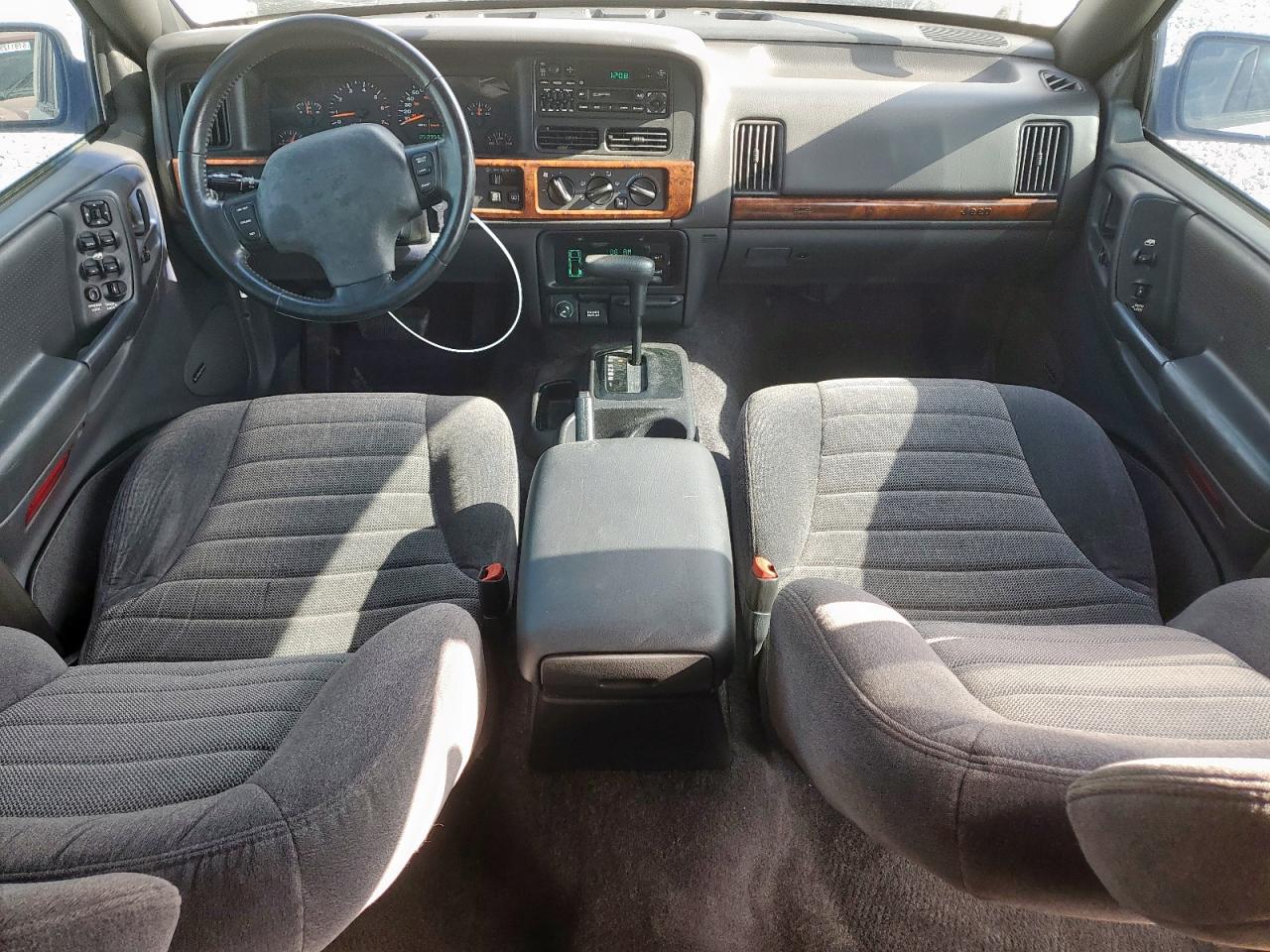 1996 Jeep Grand Cherokee Laredo VIN: 1J4FX58S6TC194152 Lot: 62114165