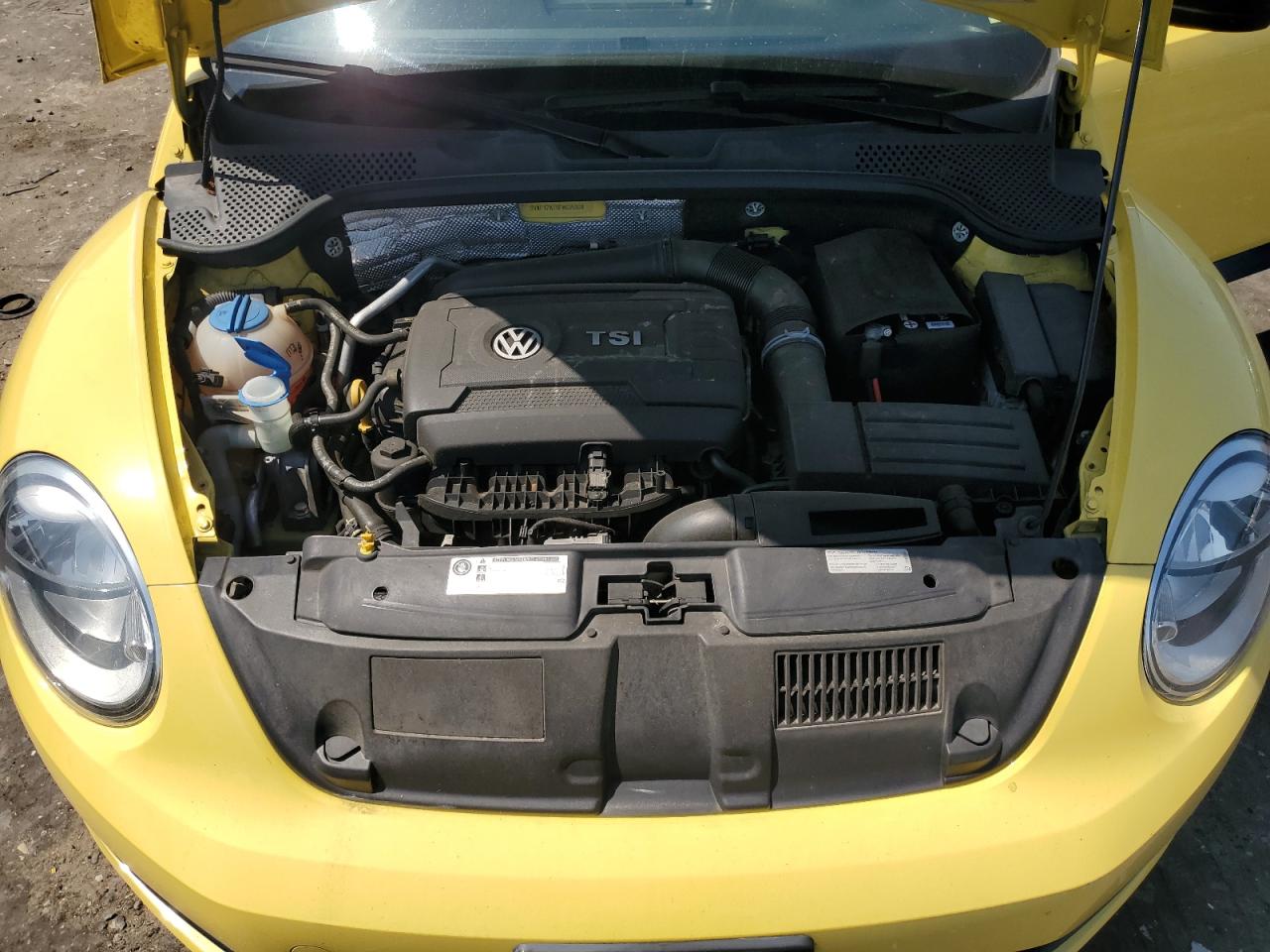 2015 Volkswagen Beetle 1.8T VIN: 3VWF17AT9FM635908 Lot: 62085845