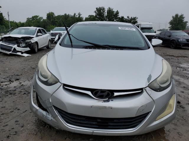 Sedans HYUNDAI ELANTRA 2016 Srebrny