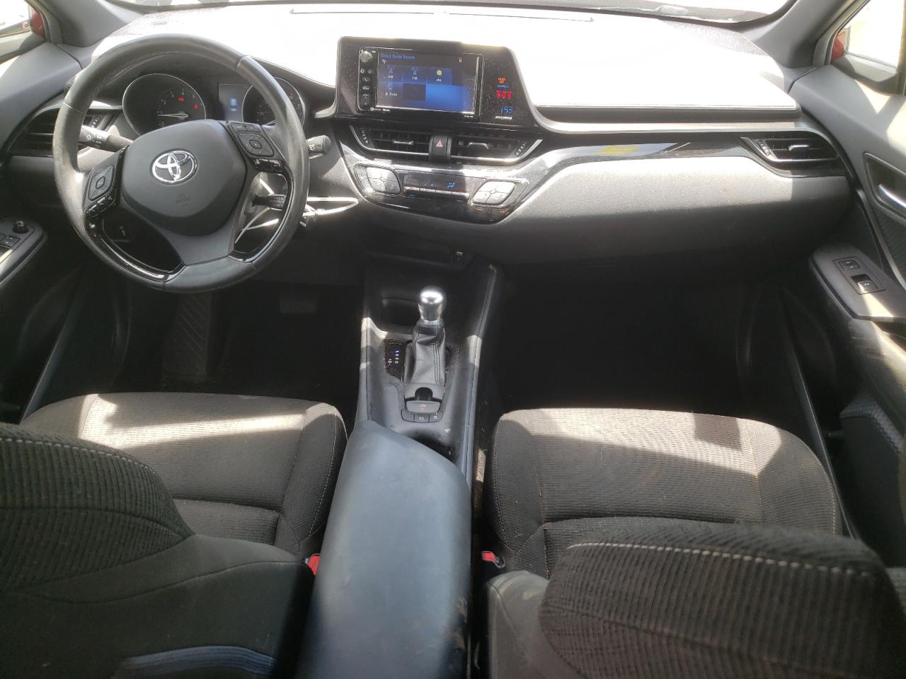 JTNKHMBX9J1011122 TOYOTA C-HR 2018