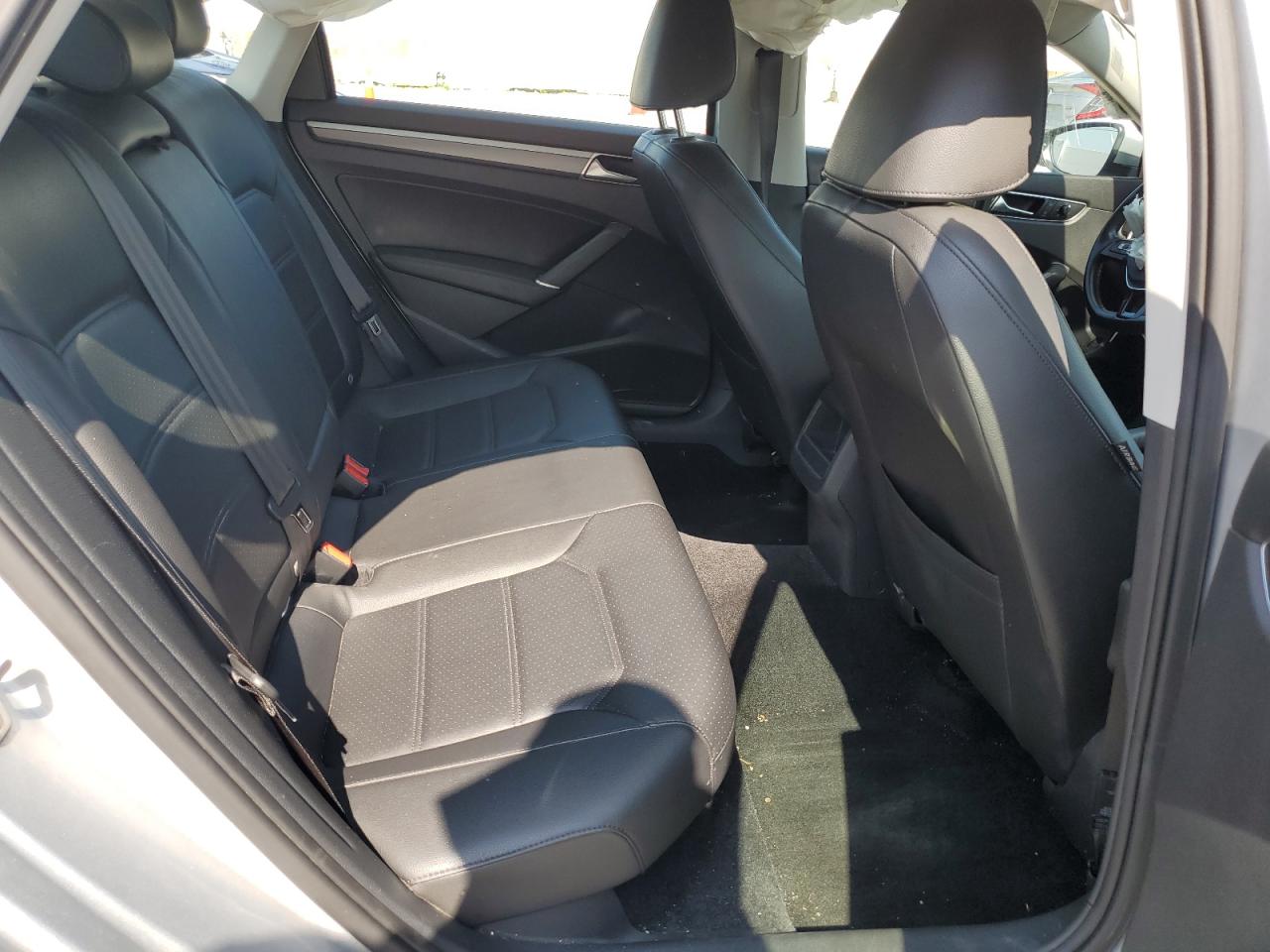 VOLKSWAGEN PASSAT 2018 VIN 1VWAA7A31JC034206 zdjęcie 10