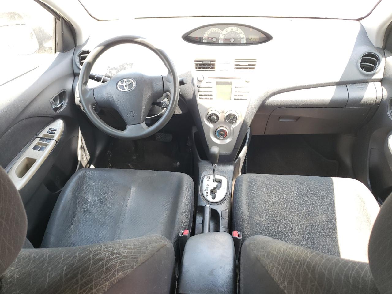 2008 Toyota Yaris VIN: JTDBT923684033083 Lot: 62740425