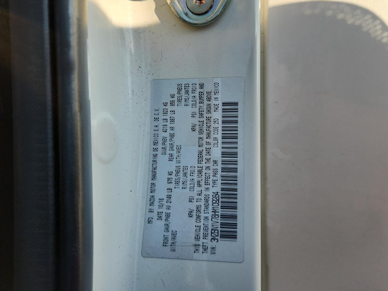 MAZDA 3 2017 VIN 3MZBN1V78HM109284 zdjęcie 12
