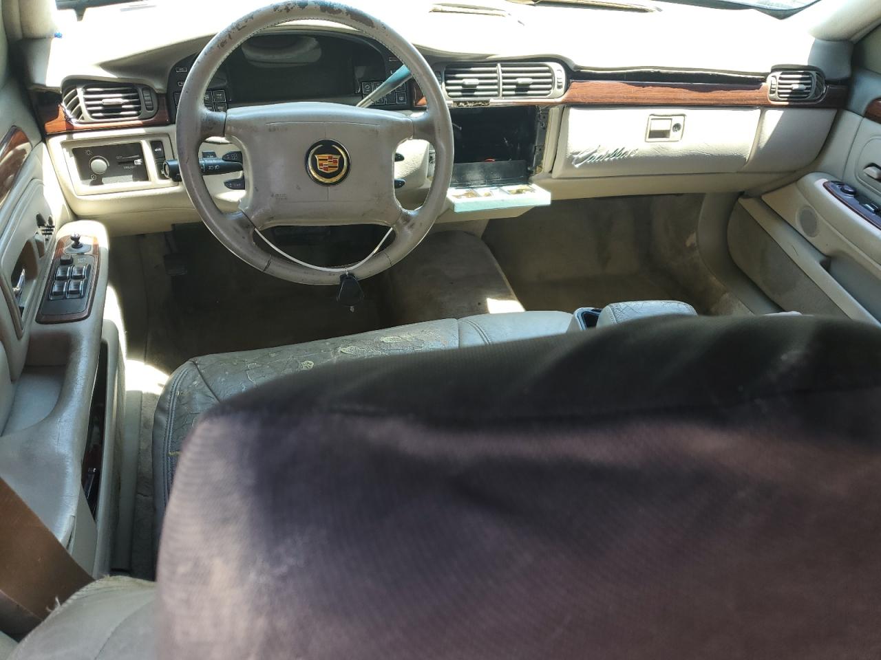 1999 Cadillac Deville VIN: 1G6KD54Y7XU786704 Lot: 61730015