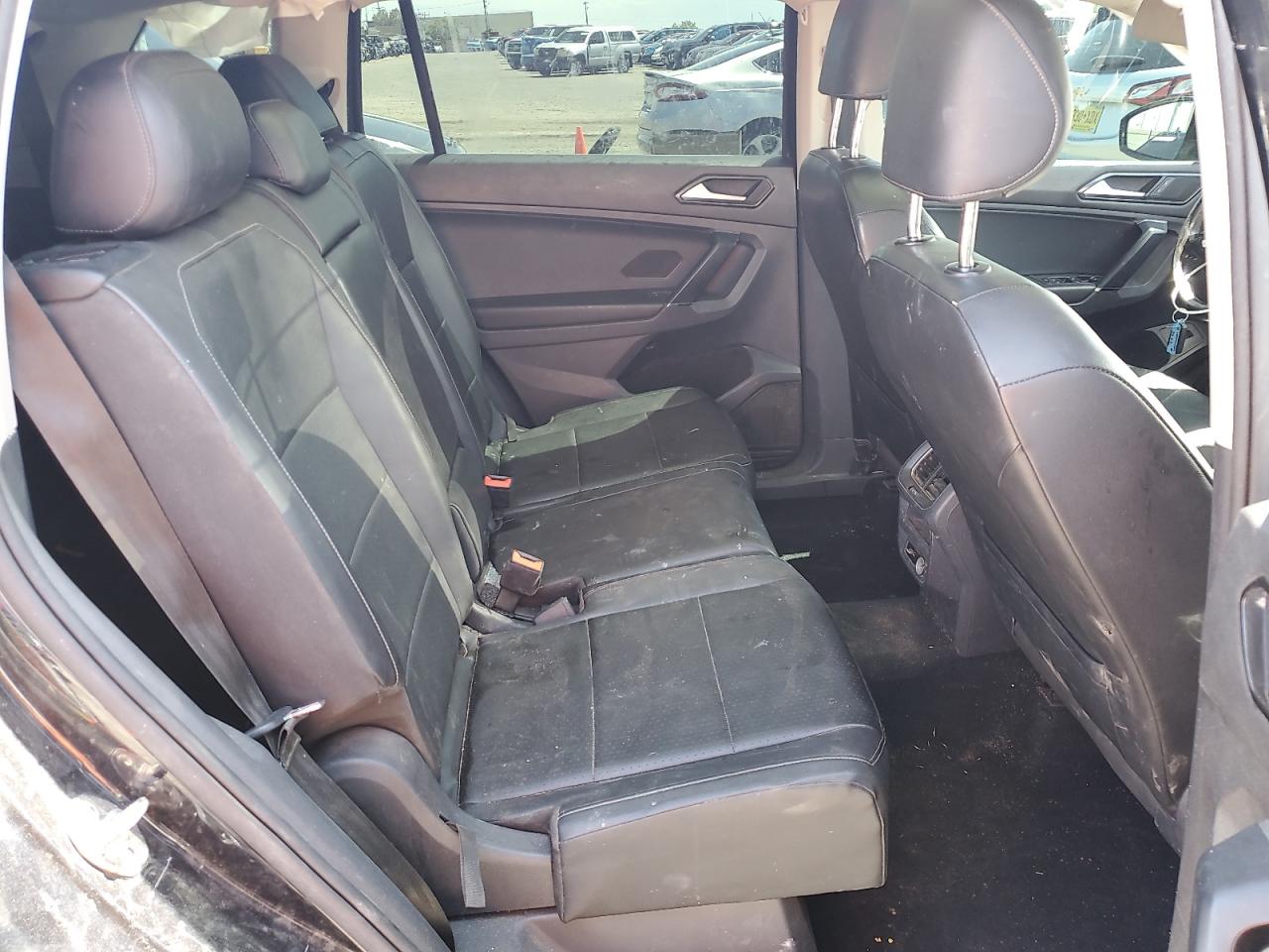 VOLKSWAGEN TIGUAN 2018 VIN 3VV3B7AX3JM005057 photo 11