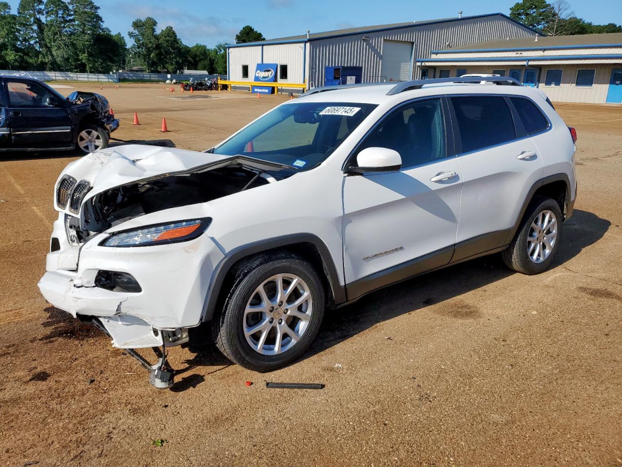2016 Jeep Cherokee Latitude for Sale in Longview, TX - Front End