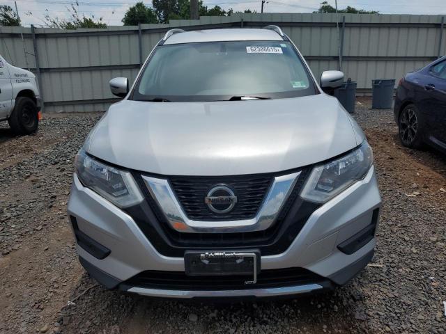  NISSAN ROGUE 2018 Srebrny