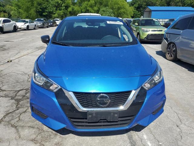  NISSAN VERSA 2021 Синий