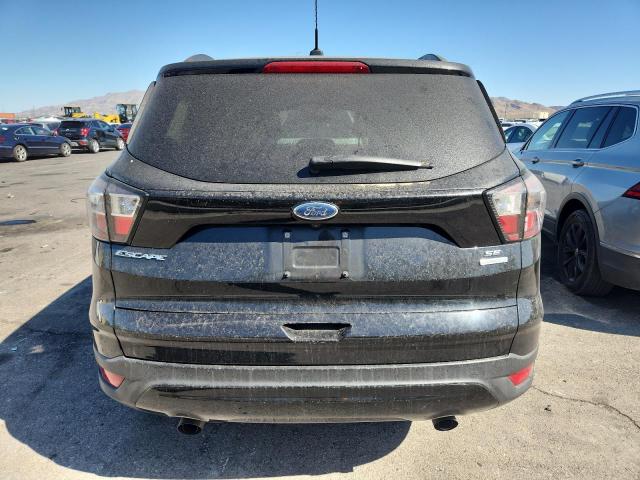  FORD ESCAPE 2017 Czarny