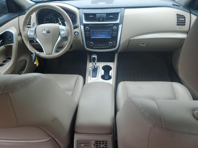  NISSAN ALTIMA 2018 Czerwony