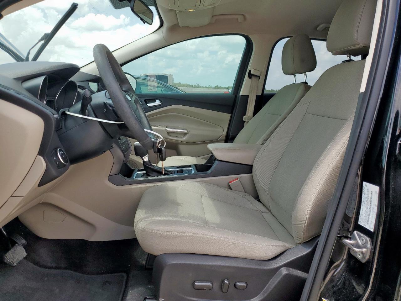 1FMCU0GD7HUE35320 FORD ESCAPE 2017