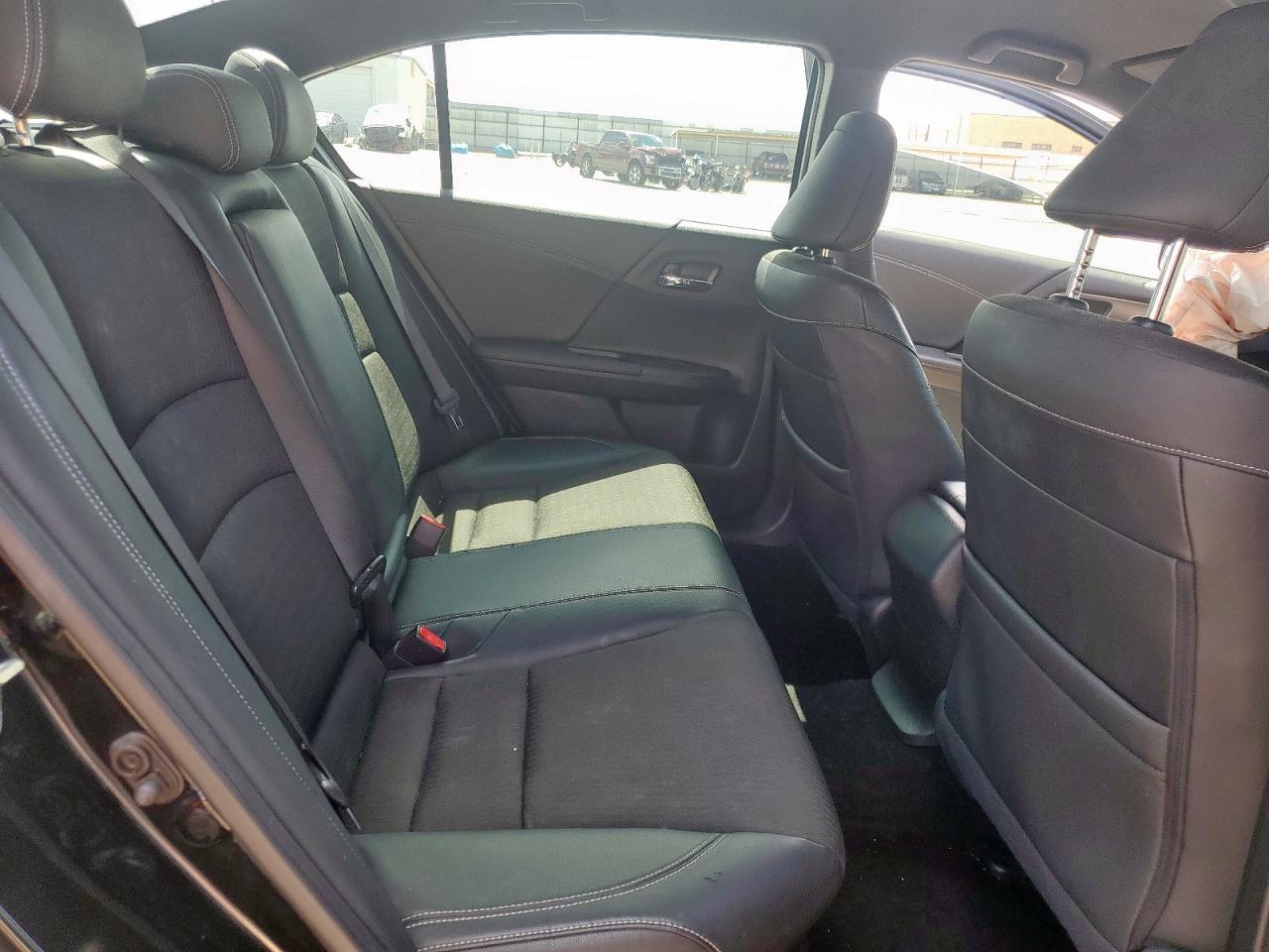 1HGCR2F50HA083776 HONDA ACCORD 2017