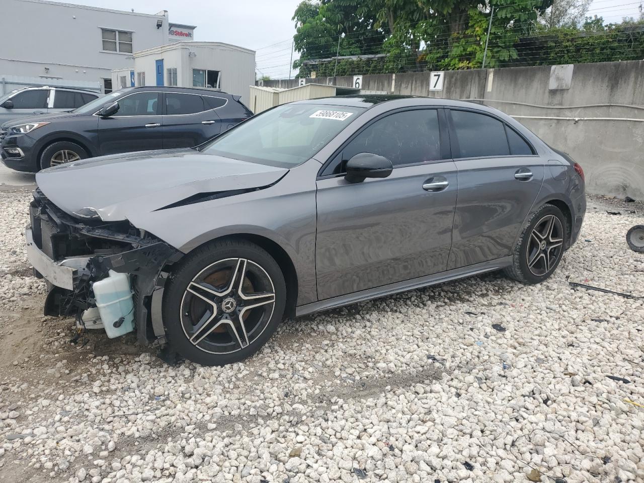 2019 Mercedes-Benz A 220