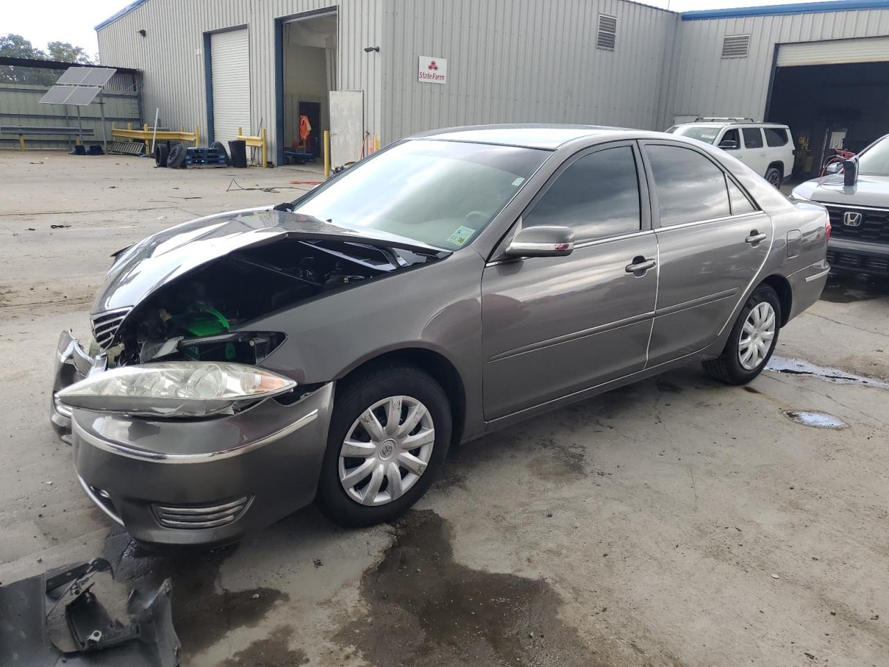2006 Toyota Camry Le продається в New Orleans, LA - Front End