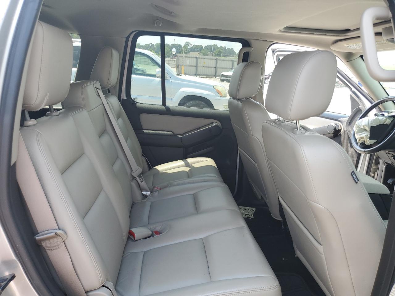 2008 Ford Explorer Xlt VIN: 1FMEU63E98UA70584 Lot: 62201815