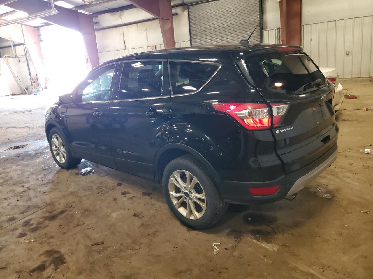 1FMCU0GD6HUC82493 FORD ESCAPE 2017