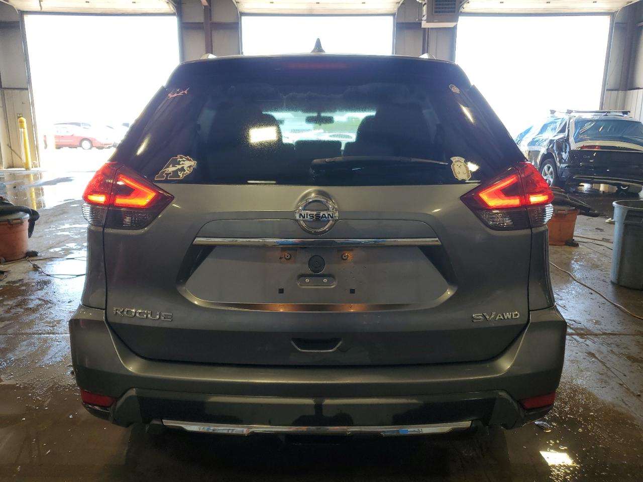 KNMAT2MV0HP598767 NISSAN ROGUE 2017