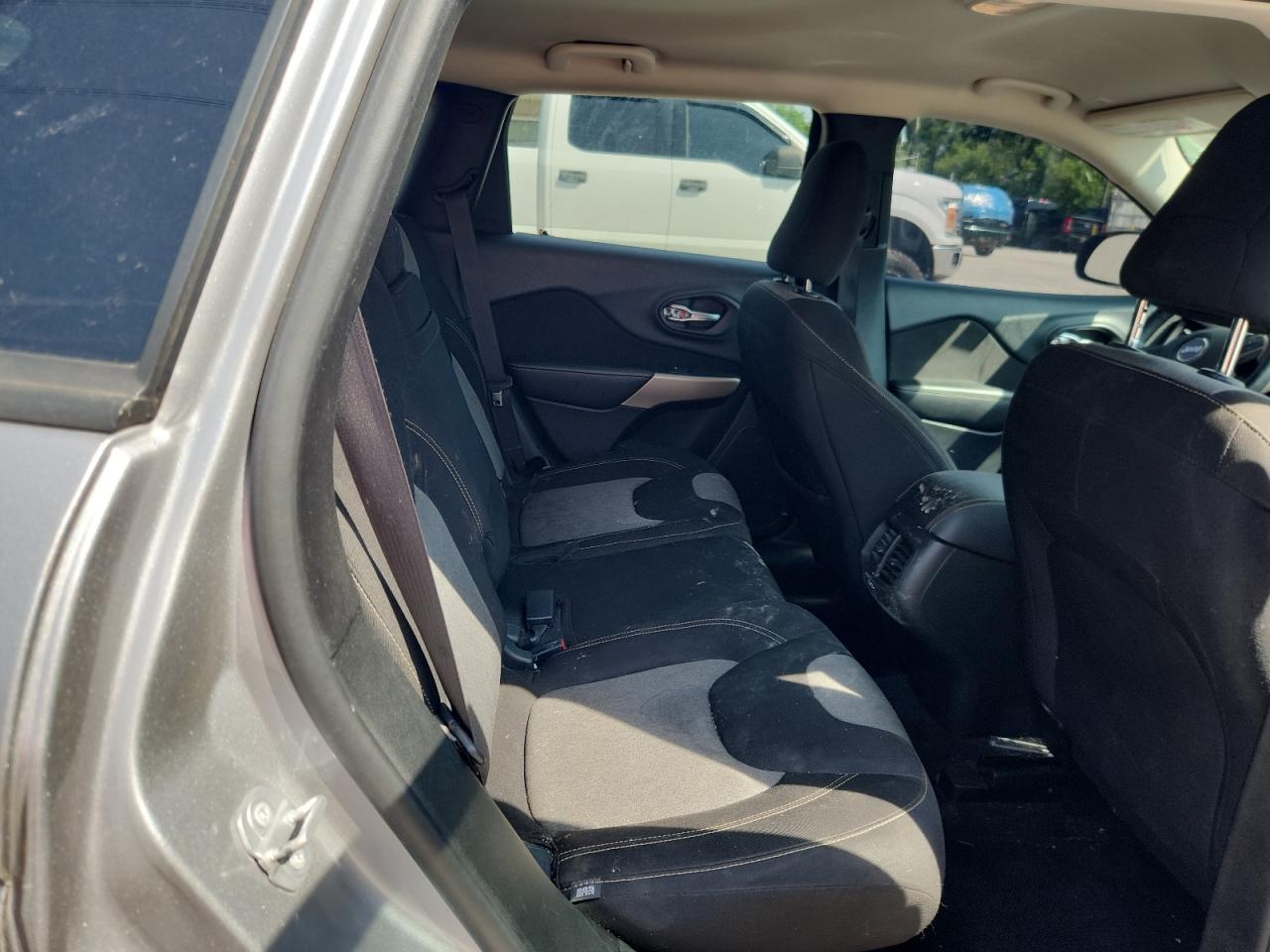 2019 Jeep Cherokee Latitude VIN: 1C4PJMCX0JD550546 Lot: 62372545
