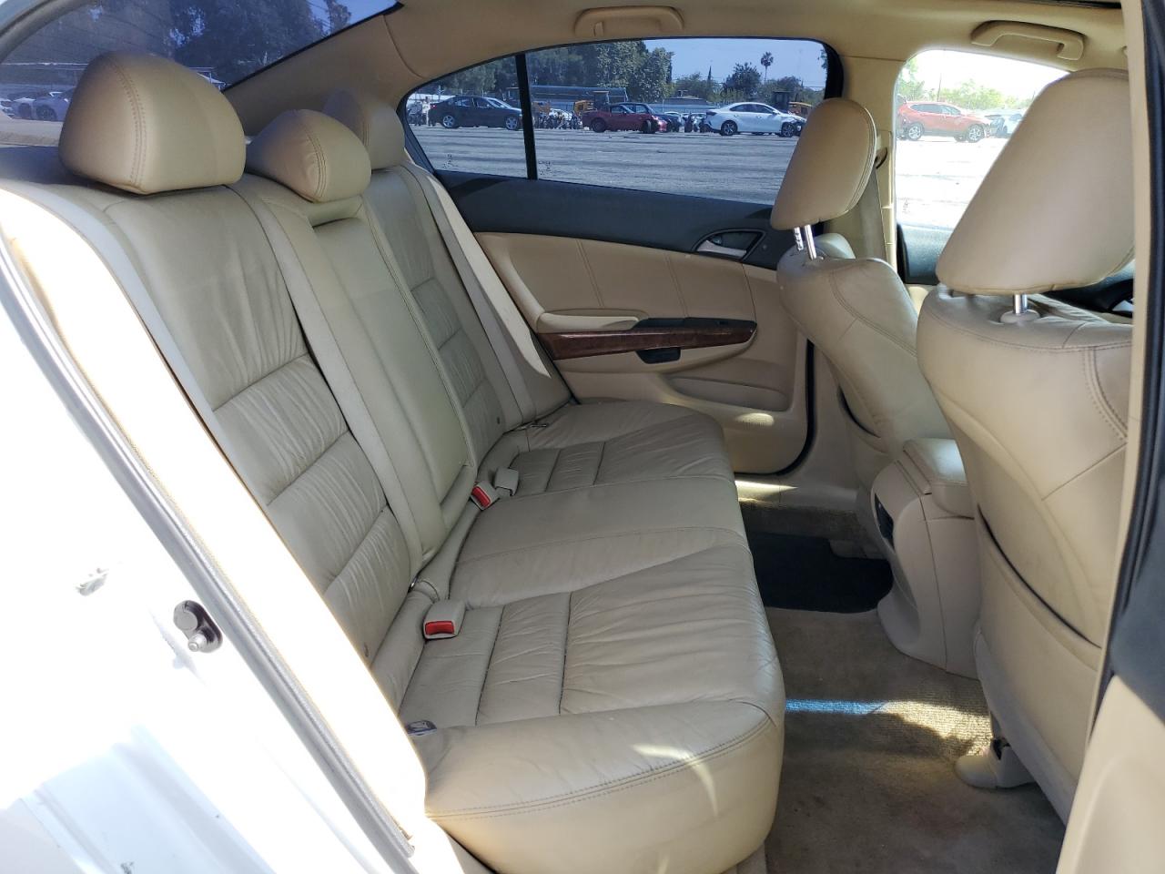 2011 Honda Accord Exl VIN: 1HGCP3F81BA007562 Lot: 61083505