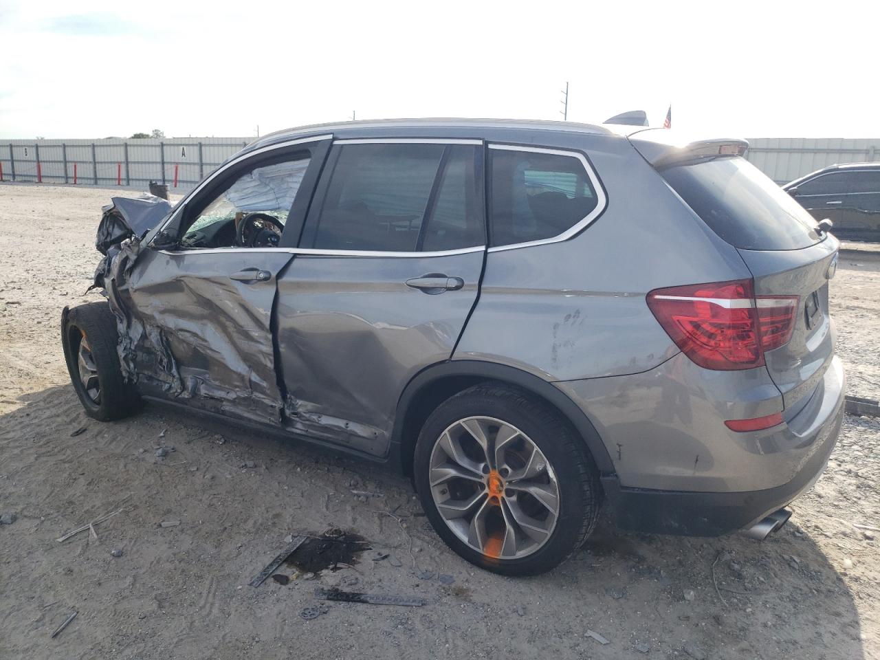 BMW X3 2017 VIN 5UXWZ7C59H0U44777 фото 2