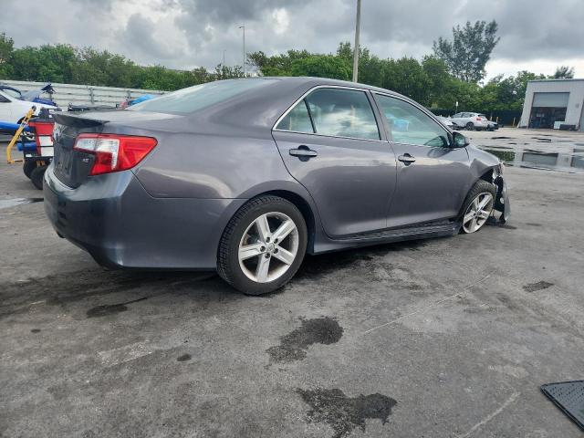  TOYOTA CAMRY 2014 Szary