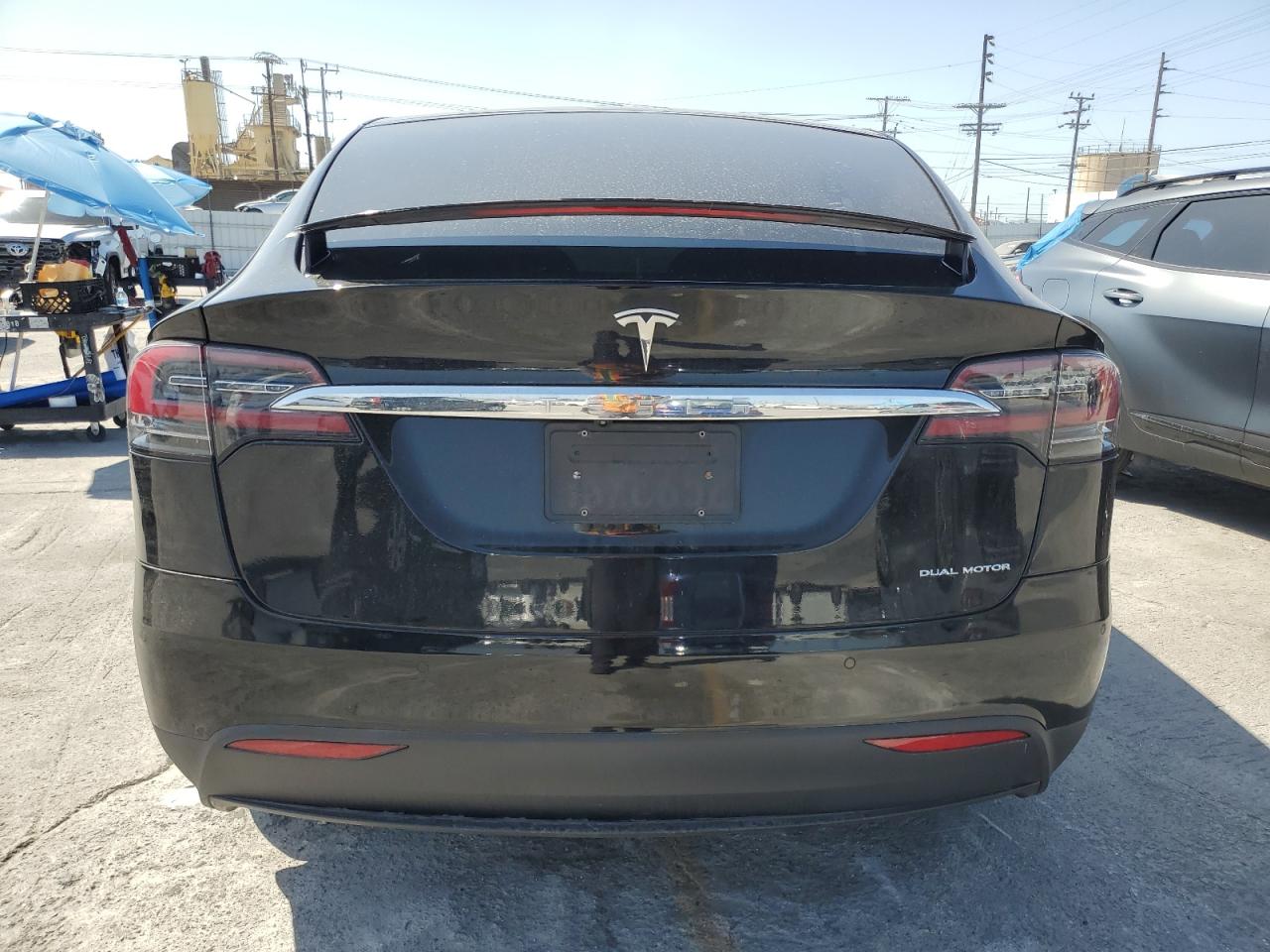 2020 Tesla Model X VIN: 5YJXCBE29LF305076 Lot: 61485655