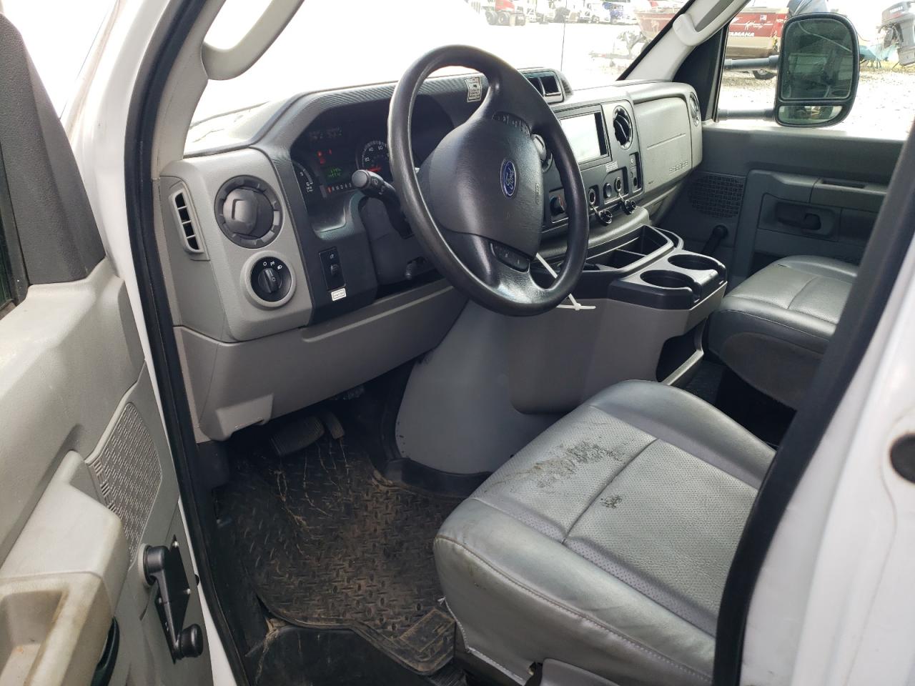 2016 Ford Econoline E350 Super Duty Cutaway Van VIN: 1FDWE3FS8GDC37565 Lot: 56298255
