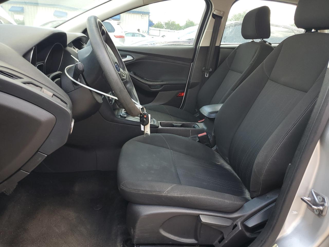 2016 Ford Focus Se VIN: 1FADP3K20GL213963 Lot: 62890395