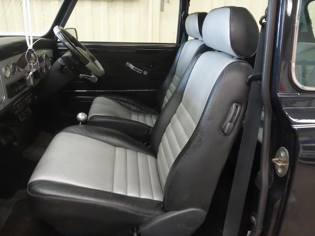 2001 ROVER MINI CLASS