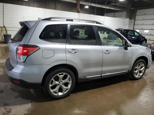  SUBARU FORESTER 2017 Srebrny