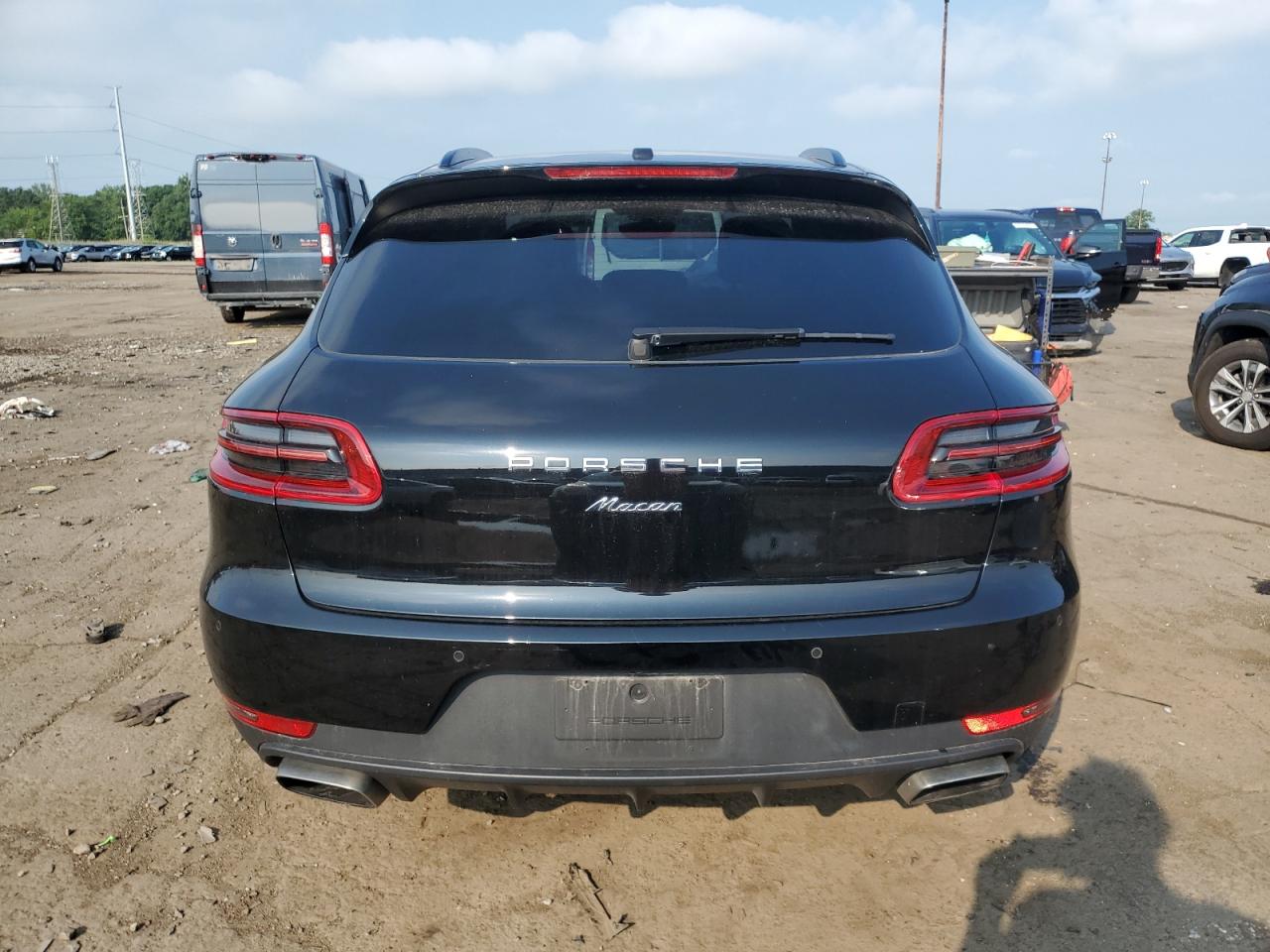 2018 Porsche Macan VIN: WP1AA2A57JLB06113 Lot: 62472555