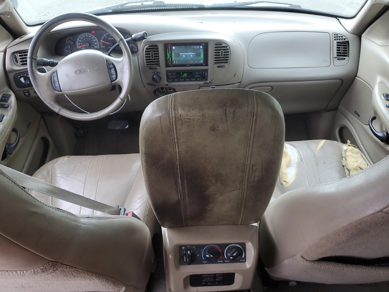 2001 Ford Expedition Eddie Bauer VIN: 1FMPU18L81LB27937 Lot: 59130755