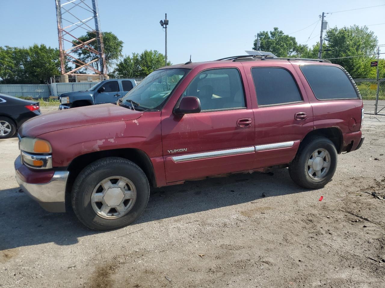 2004 Gmc Yukon იყიდება Dyer-ში, IN - Minor Dent/Scratches