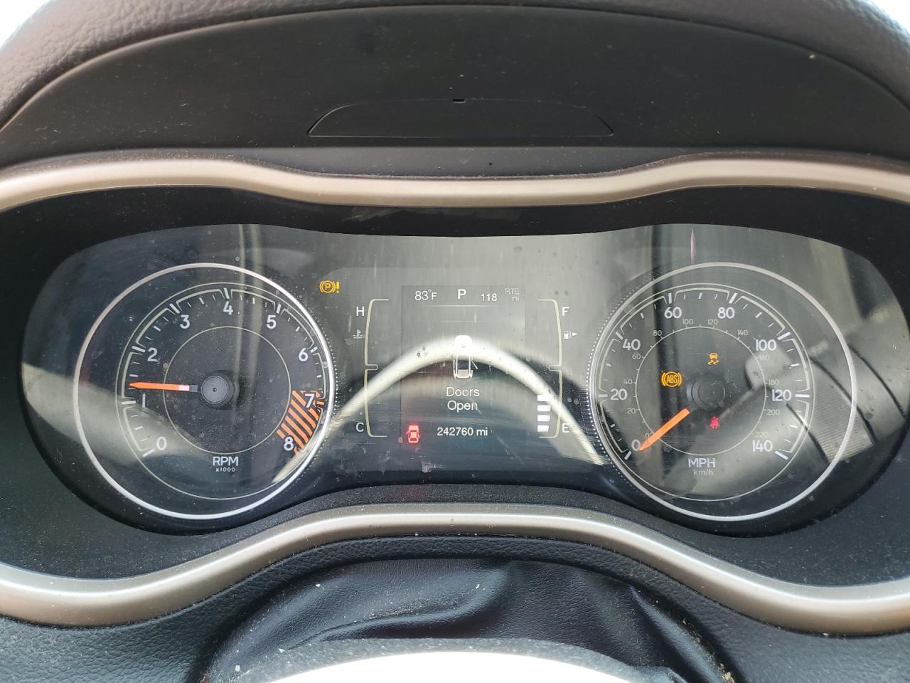 2015 Jeep Cherokee Latitude VIN: 1C4PJMCS5FW764349 Lot: 81190645