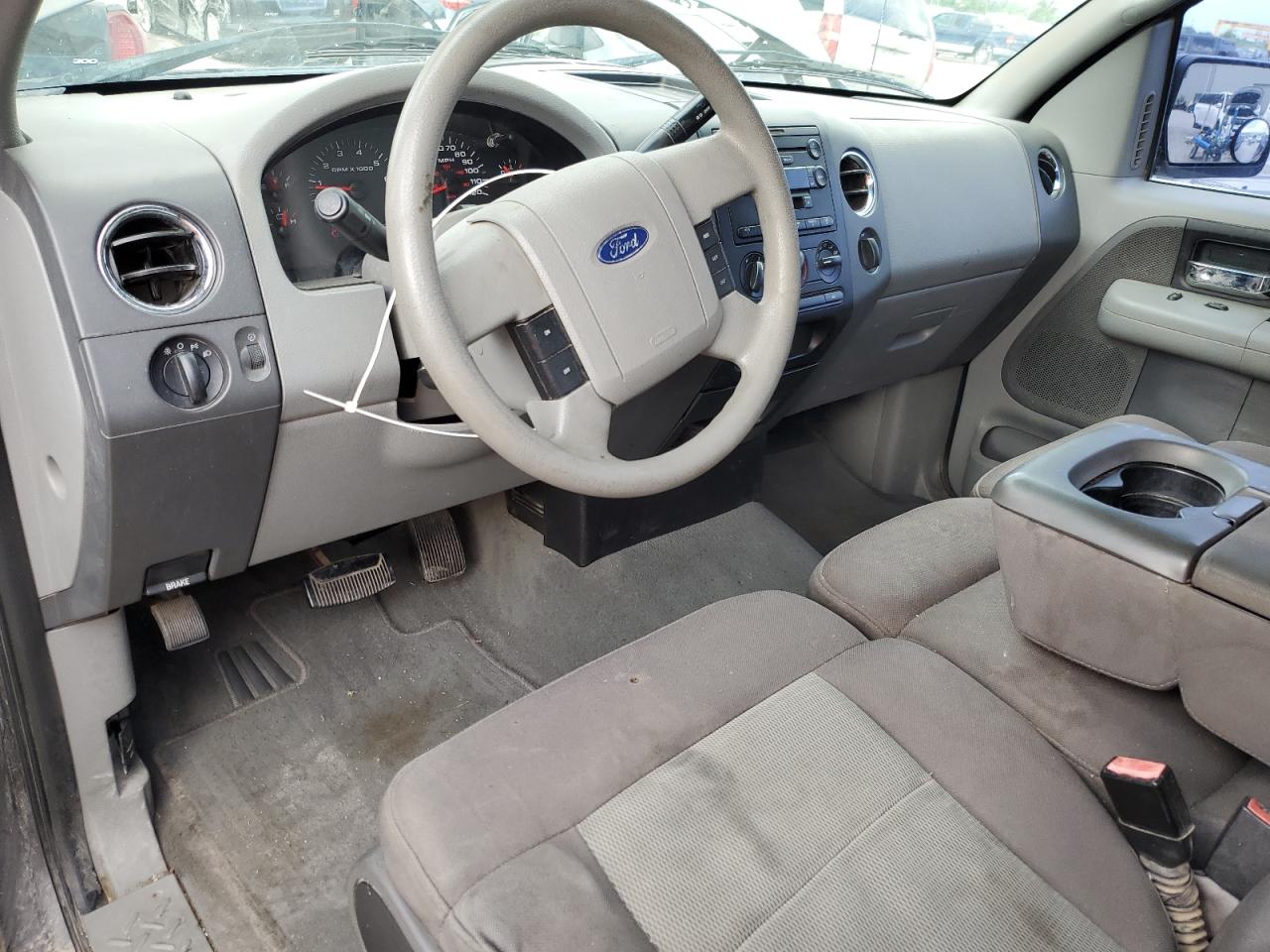 2004 Ford F150 VIN: 1FTRF14544KC81781 Lot: 61990225