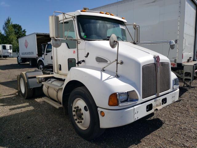 2007 Kenworth T300 Semi Truck
